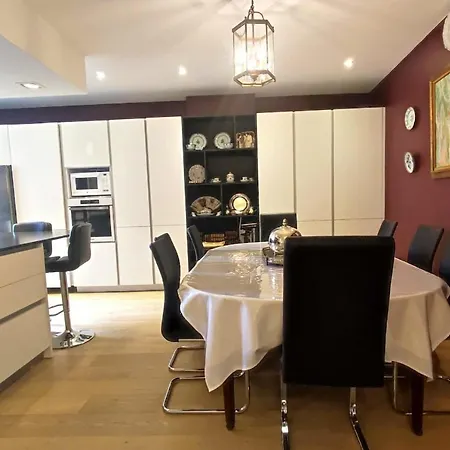 Large Beautiful Cocoon In The Heart Of Apartment *